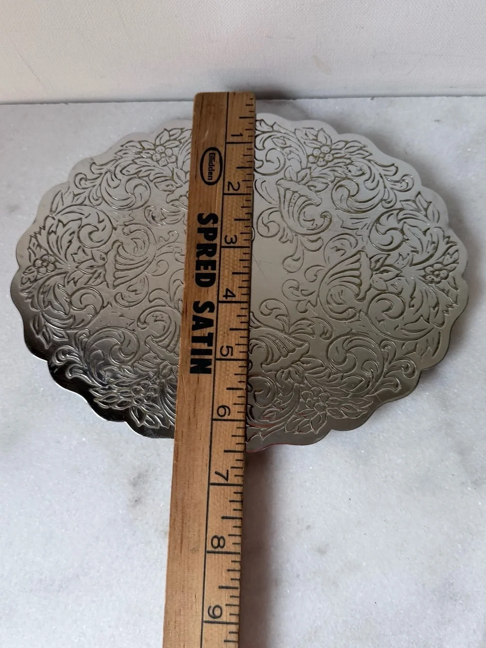 Ornate Scalloped Metal Decorative trivet - Silver Tone